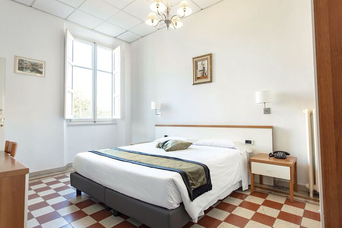 Imagen de la habitación del Hotel St. James, Florencia. Foto 4