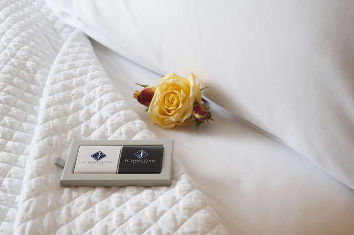 Imagen de la habitación del Hotel St James, a Historic of America. Foto 3