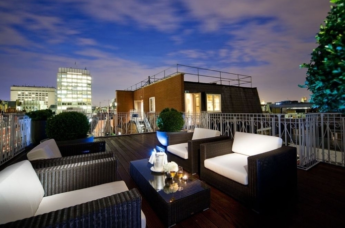 Imagen de los exteriores del Hotel St. James and Club Mayfair. Foto 11