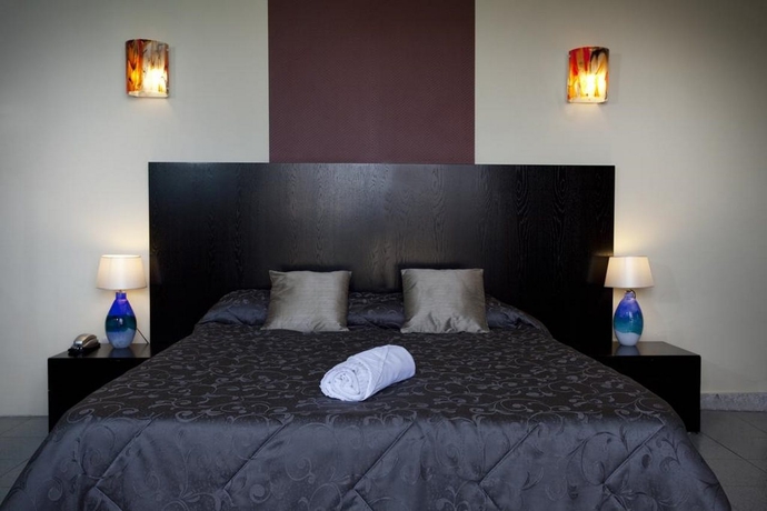 Imagen de la habitación del Hotel St Julians Bay. Foto 4