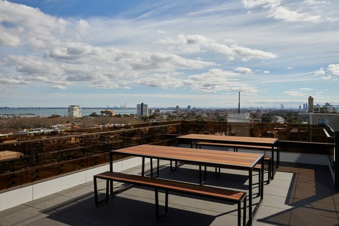 Imagen de los exteriores del Hotel St Kilda By The Beach. Foto 23