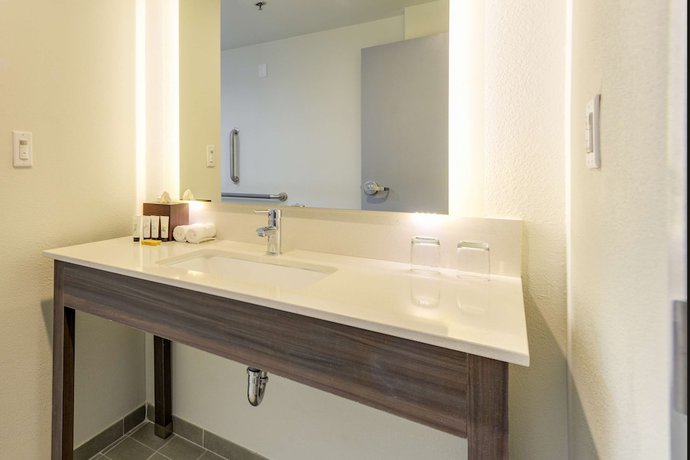 Imagen de la habitación del Hotel St. Louis Airport. Foto 5