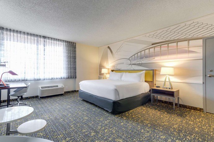 Imagen de la habitación del Hotel St. Louis Airport. Foto 14