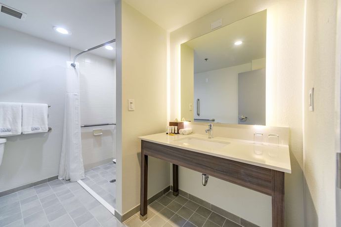 Imagen de la habitación del Hotel St. Louis Airport. Foto 17