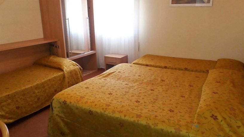Imagen de la habitación del Hotel St. Louis. Foto 6