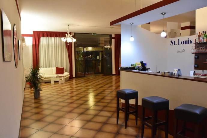 Imagen de los interiores del Hotel St. Louis. Foto 12