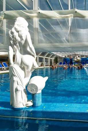 Imagen de la piscina del Hotel St. Louis. Foto 18