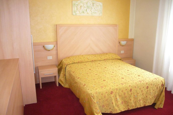 Imagen de la habitación del Hotel St. Louis. Foto 7