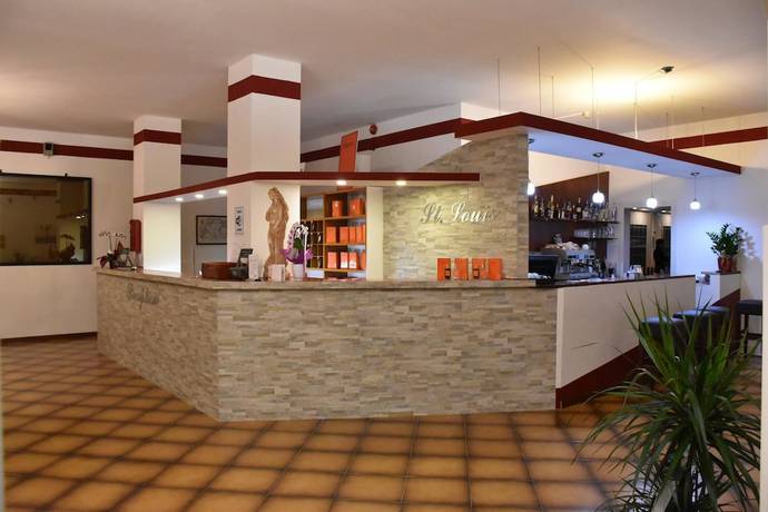Imagen de los interiores del Hotel St. Louis. Foto 13