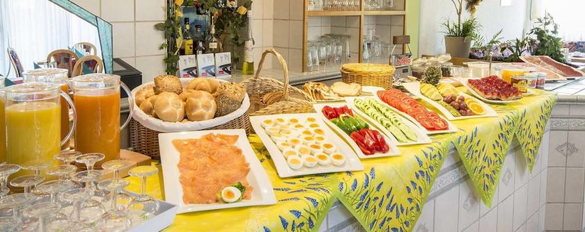 Imagen del bar/restaurante del Hotel St. Martin, Marktoberdorf. Foto 3