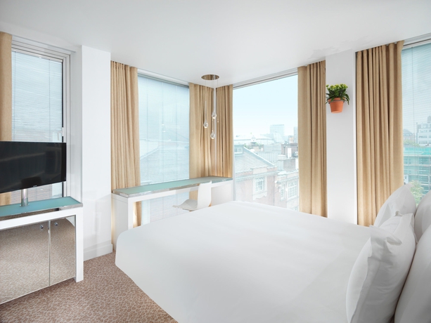 Imagen de la habitación del Hotel St Martins Lane London. Foto 11