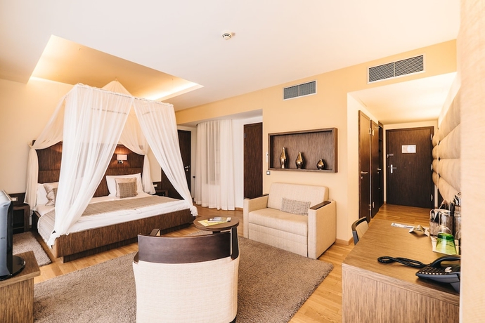 Imagen de la habitación del Hotel St. Martins Therme and Lodge. Foto 6