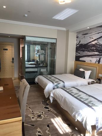 Imagen de la habitación del Hotel St. Moritz Business. Foto 6