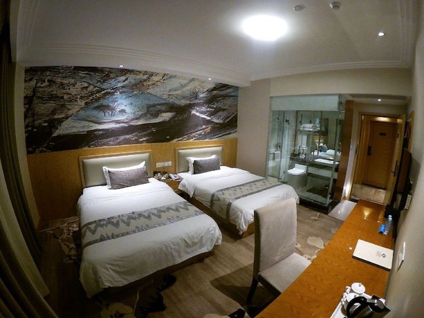 Imagen de la habitación del Hotel St. Moritz Business. Foto 10