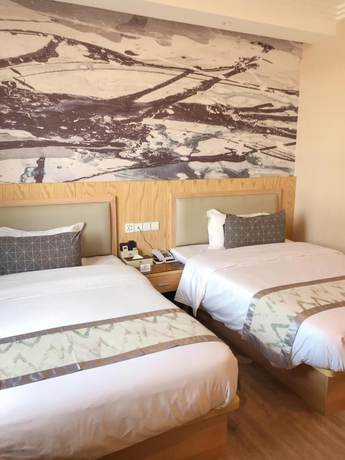 Imagen de la habitación del Hotel St. Moritz Business. Foto 16