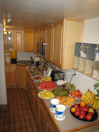 Imagen del bar/restaurante del Hotel St. Moritz Lodge and Condominiums. Foto 1