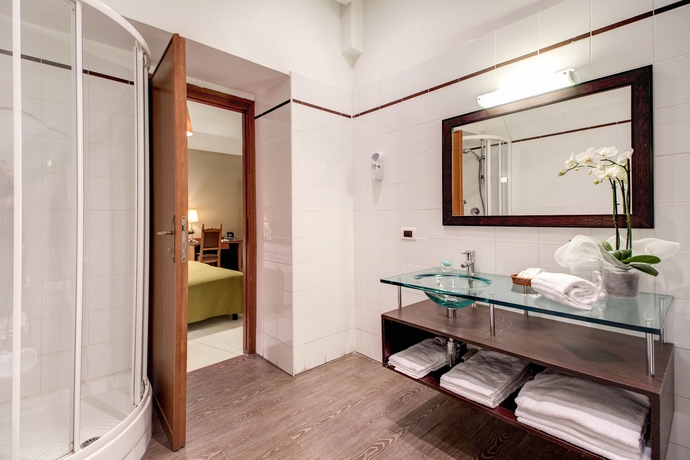 Imagen de la habitación del Hotel St. Moritz, Via Nazionale. Foto 5