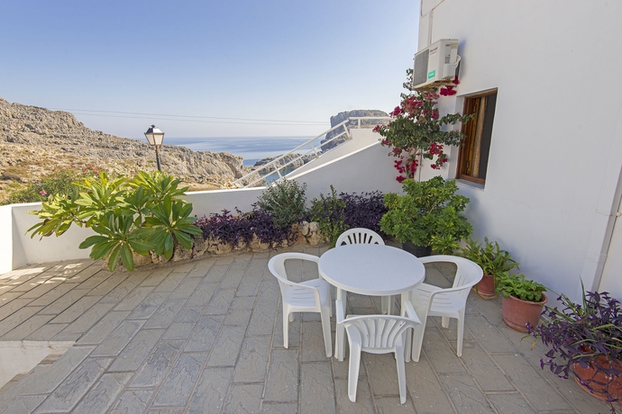 Imagen de los exteriores del Hotel St. Paul's Bay View Suites. Foto 15