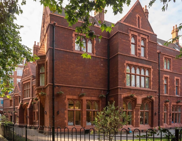 Imagen de los exteriores del Hotel St Paul's. Foto 12