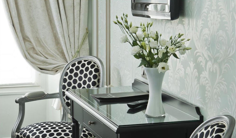 Imagen de la habitación del Hotel St Pétersbourg Opéra and Spa. Foto 2