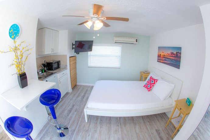 Imagen de la habitación del Hotel St Pete Beach Suites. Foto 4