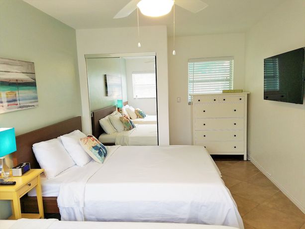 Imagen de la habitación del Hotel St Pete Beach Suites. Foto 18