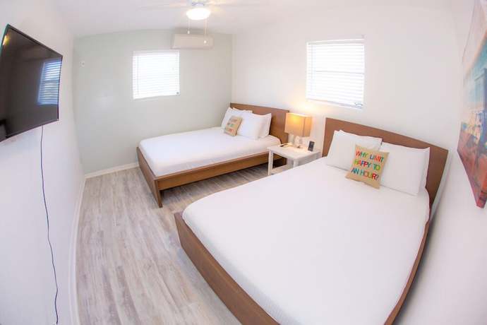 Imagen de la habitación del Hotel St Pete Beach Suites. Foto 19