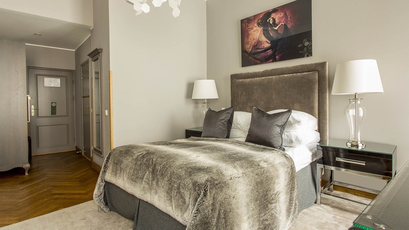 Imagen de la habitación del Hotel St Petersbourg. Foto 15