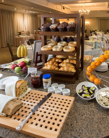 Imagen del bar/restaurante del Hotel St. Pierre Park. Foto 9