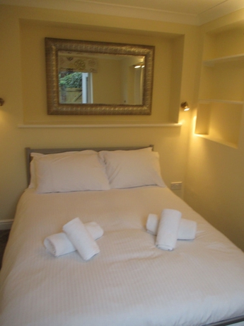 Imagen de la habitación del Hotel St Raphael Guest House. Foto 5