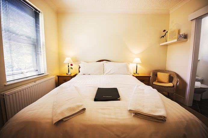 Imagen de la habitación del Hotel St Raphael Guest House. Foto 10