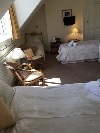 Imagen de la habitación del Hotel St Raphael Guest House. Foto 13