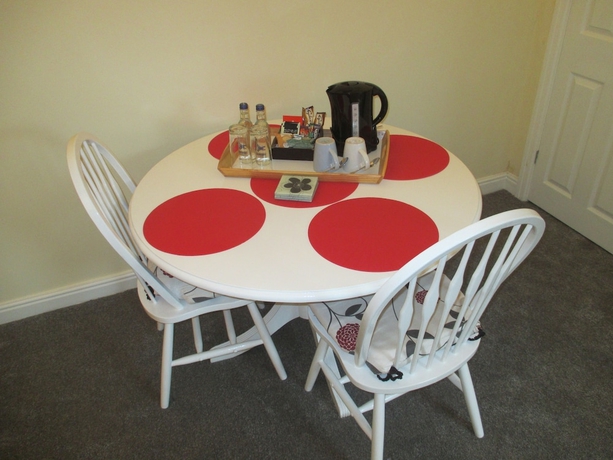 Imagen de la habitación del Hotel St Raphael Guest House. Foto 15