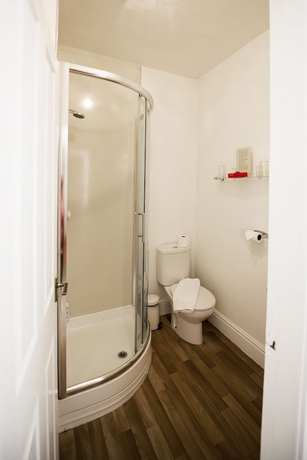 Imagen de la habitación del Hotel St Raphael Guest House. Foto 18