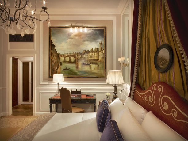 Imagen de la habitación del Hotel St Regis Florence. Foto 6