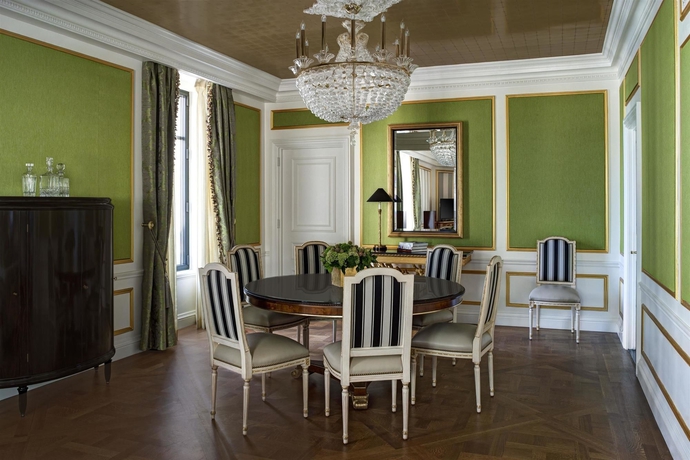 Imagen de la habitación del Hotel St. Regis New York. Foto 4