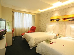 Imagen de la habitación del Hotel St. Rich Hotel. Foto 3