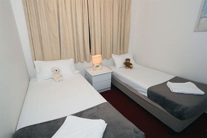 Imagen de la habitación del Hotel St Tropez Apartments. Foto 1