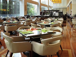 Imagen del bar/restaurante del Hotel St.Helen Shenzhen Bahuinia. Foto 2