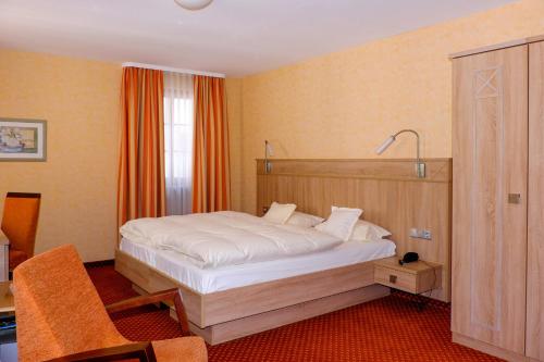 Imagen de la habitación del Hotel St.Martiner Castell. Foto 7