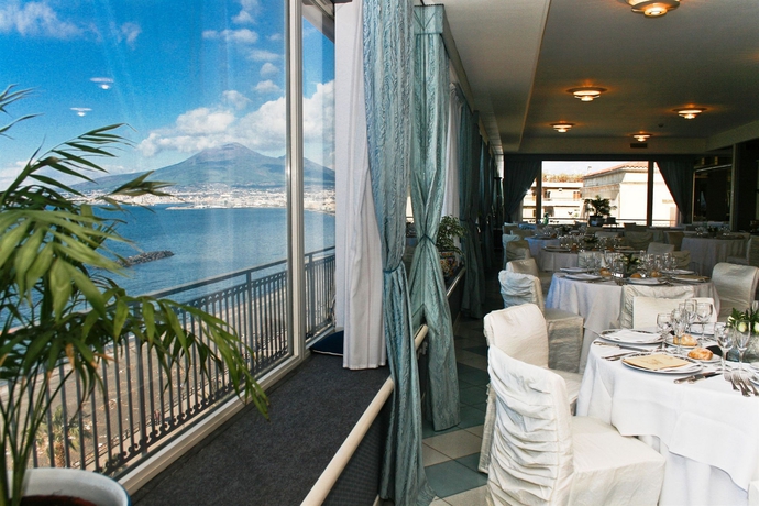 Imagen del bar/restaurante del Hotel Stabia. Foto 2