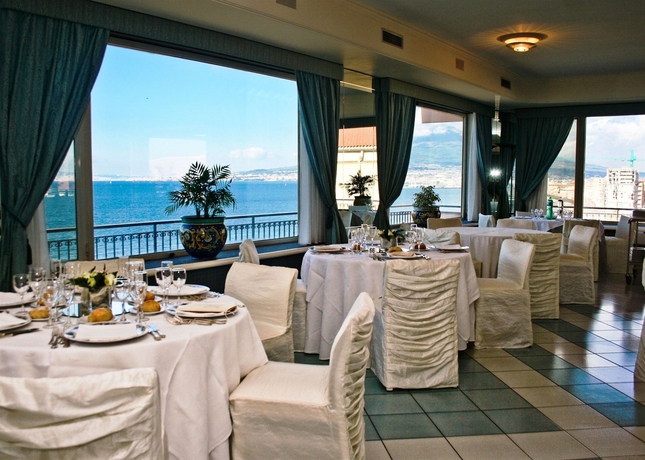 Imagen del bar/restaurante del Hotel Stabia. Foto 3