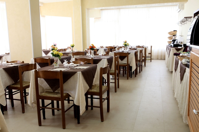 Imagen del bar/restaurante del Hotel Staccoli. Foto 2