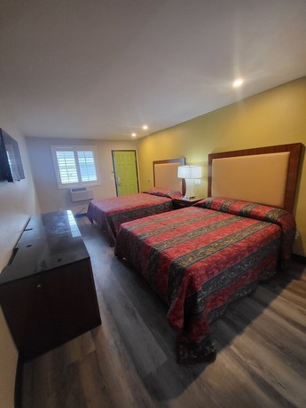 Imagen de la habitación del Hotel Stadium Inn and Spas. Foto 5