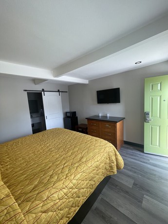 Imagen de la habitación del Hotel Stadium Inn and Spas. Foto 11