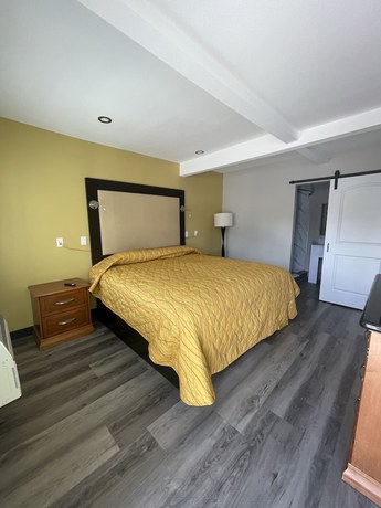 Imagen de la habitación del Hotel Stadium Inn and Spas. Foto 18