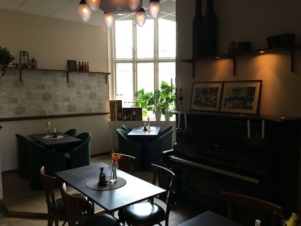 Imagen del bar/restaurante del Hotel Stadshotellet I S&ouml;lvesborg. Foto 17