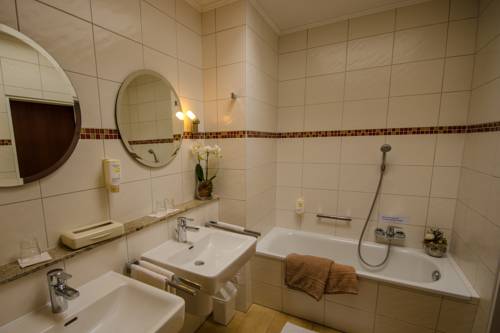 Imagen de la habitación del Hotel Stadt Aurich. Foto 10