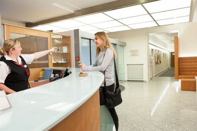 Imagen de los interiores del Hotel Stadtoase Kolping. Foto 9