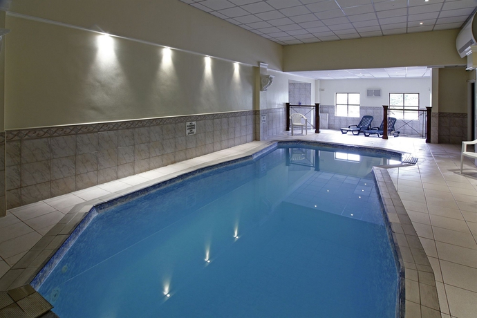 Imagen de la piscina del Hotel Stafford South Hatherton House. Foto 16